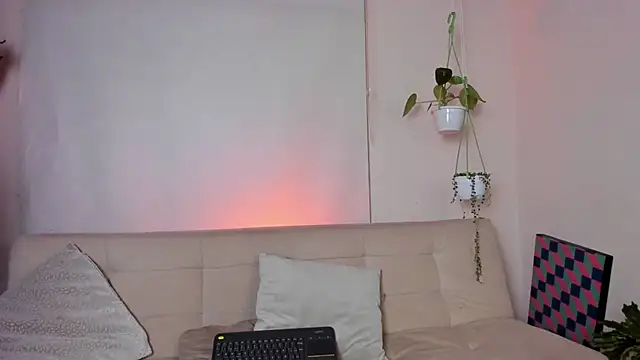 Snapshot of roselinedior chatting on 6, 2, 2025 roselinedior online show from 6, 2, 2025