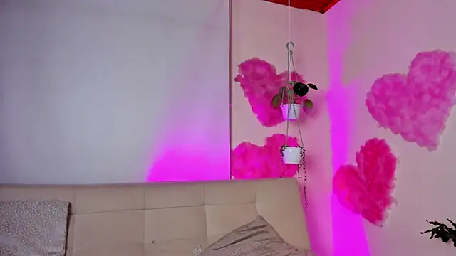 Snapshot of roselinedior chatting on 15, 2, 2025 roselinedior online show from 15, 2, 2025