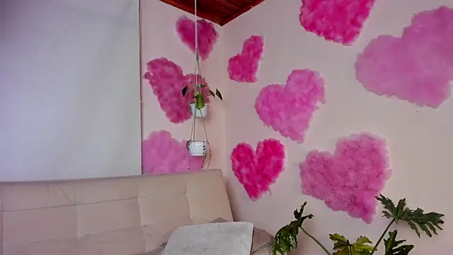 Snapshot of roselinedior chatting on 20, 2, 2025 roselinedior online show from 20, 2, 2025