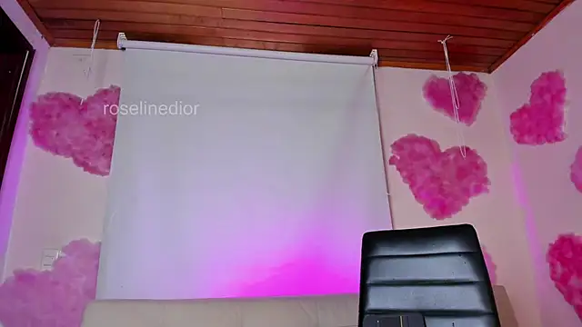 Snapshot of roselinedior chatting on 24, 2, 2025 roselinedior online show from 24, 2, 2025