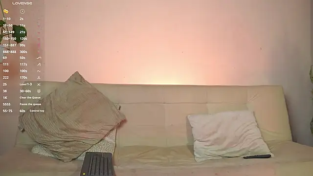 Snapshot of roselinedior chatting on 10, 3, 2025 roselinedior online show from 10, 3, 2025