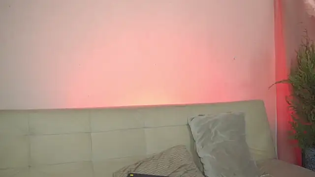 Snapshot of roselinedior chatting on 19, 3, 2025 roselinedior online show from 19, 3, 2025