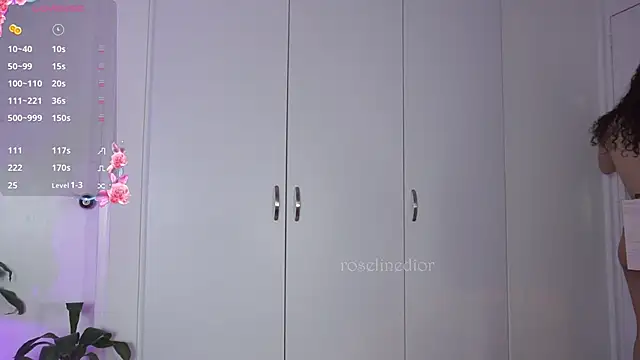 Snapshot of roselinedior chatting on 1, 10, 2025 roselinedior online show from 1, 10, 2025