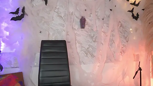 Snapshot of roselinedior chatting on 21, 10, 2025 roselinedior online show from 21, 10, 2025