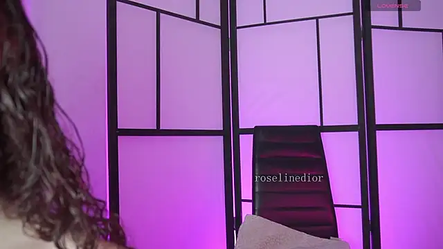 Snapshot of roselinedior chatting on 18, 2, 2026 roselinedior online show from 18, 2, 2026
