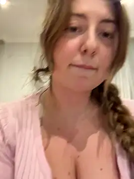 Snapshot of curvyflawless chatting on 21, 11, 2025 curvyflawless online show from 21, 11, 2025