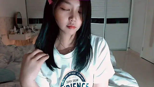 Snapshot of -Lucky_Girl chatting on 1, 11, 2025 -Lucky Girl online show from 1, 11, 2025