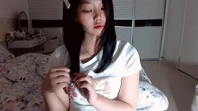 Snapshot of -Lucky_Girl chatting on 23, 11, 2025 -Lucky Girl online show from 23, 11, 2025