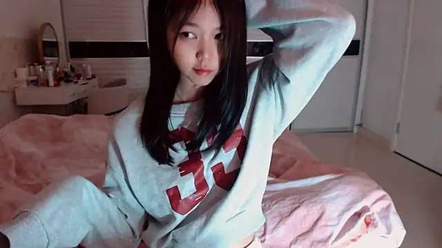 Snapshot of -Lucky_Girl chatting on 5, 12, 2025 -Lucky Girl online show from 5, 12, 2025