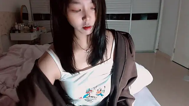 -Lucky Girl online show from 4, 3, 2026