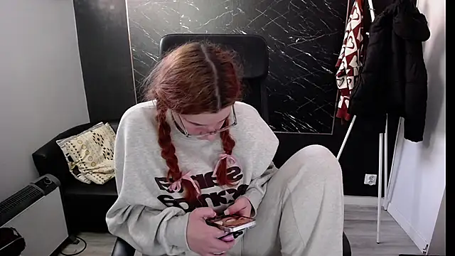 Snapshot of littleviki7 chatting on 14, 1, 2025 littleviki7 online show from 14, 1, 2025