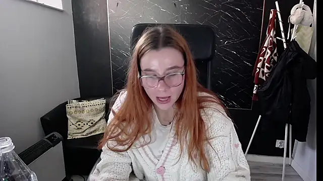 Snapshot of littleviki7 chatting on 10, 2, 2025 littleviki7 online show from 10, 2, 2025