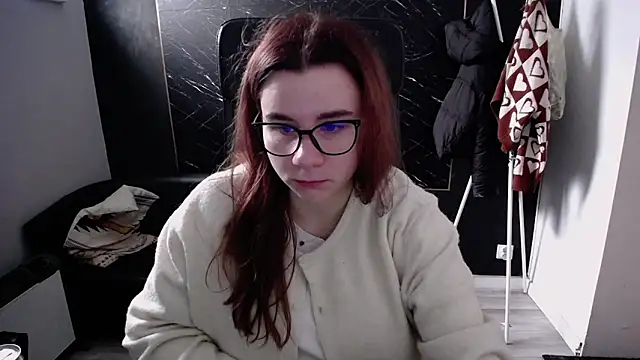Snapshot of littleviki7 chatting on 18, 10, 2025 littleviki7 online show from 18, 10, 2025