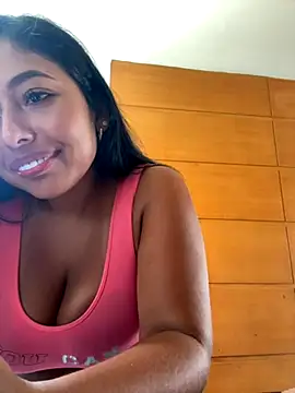 Snapshot of emmyjhonson07 chatting on 12, 9, 2025 emmyjhonson07 online show from 12, 9, 2025