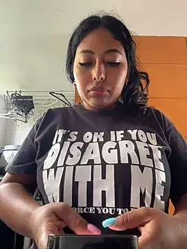 Snapshot of emmyjhonson07 chatting on 8, 10, 2025 emmyjhonson07 online show from 8, 10, 2025