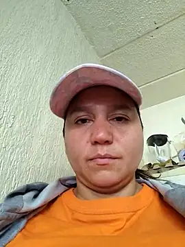 Snapshot of MirandaPalm chatting on 8, 3, 2025 MirandaPalm online show from 8, 3, 2025