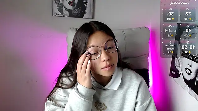 Snapshot of SamanthaRoldaan chatting on 4, 3, 2025 SamanthaRoldaan online show from 4, 3, 2025