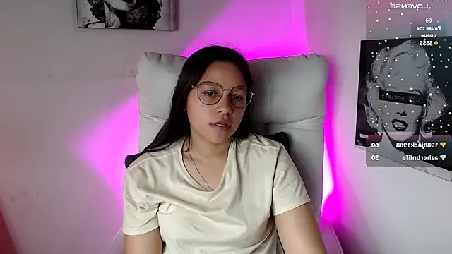 Snapshot of SamanthaRoldaan chatting on 8, 3, 2025 SamanthaRoldaan online show from 8, 3, 2025