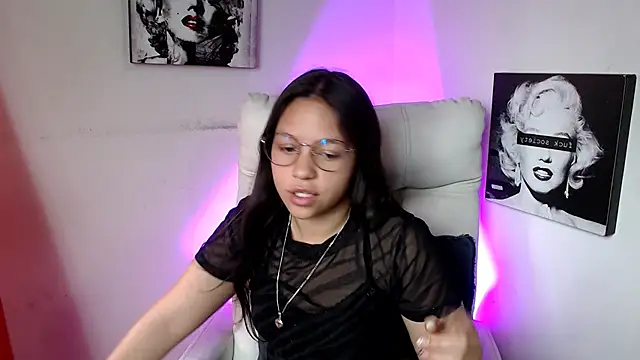 Snapshot of SamanthaRoldaan chatting on 15, 3, 2025 SamanthaRoldaan online show from 15, 3, 2025