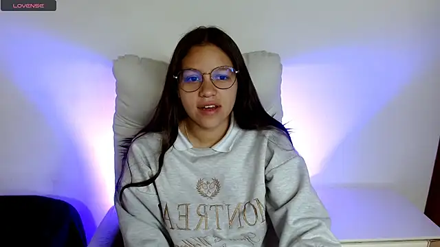 Snapshot of SamanthaRoldaan chatting on 18, 3, 2025 SamanthaRoldaan online show from 18, 3, 2025