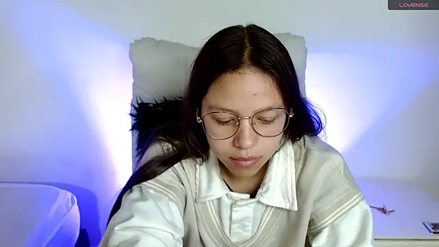 Snapshot of SamanthaRoldaan chatting on 21, 3, 2025 SamanthaRoldaan online show from 21, 3, 2025