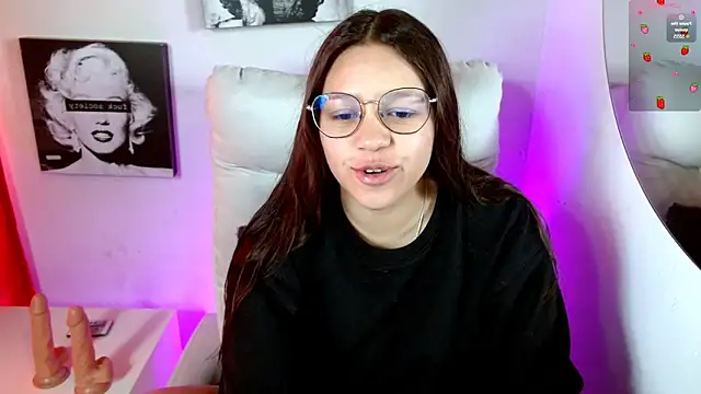 Snapshot of SamanthaRoldaan chatting on 1, 10, 2025 SamanthaRoldaan online show from 1, 10, 2025