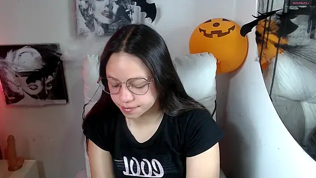 SamanthaRoldaan online show from 2, 11, 2025