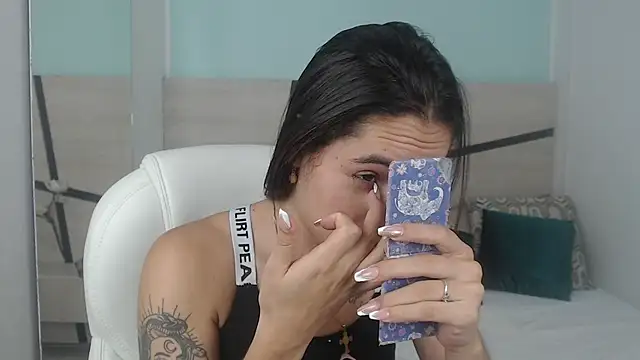 heidy hoiss online show from 4, 3, 2025