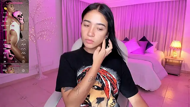 Snapshot of Antonella_Grayy chatting on 20, 1, 2025 Antonella Grayy online show from 20, 1, 2025