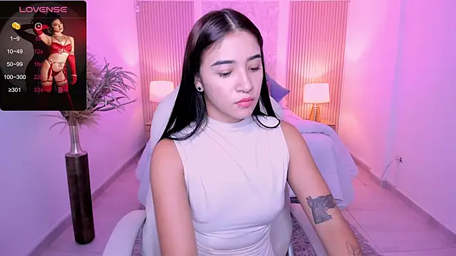 Snapshot of Antonella_Grayy chatting on 11, 10, 2025 Antonella Grayy online show from 11, 10, 2025
