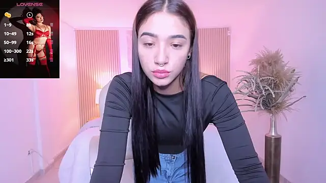 Snapshot of Antonella_Grayy chatting on 3, 11, 2025 Antonella Grayy online show from 3, 11, 2025