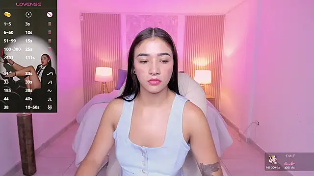 Snapshot of Antonella_Grayy chatting on 14, 11, 2025 Antonella Grayy online show from 14, 11, 2025