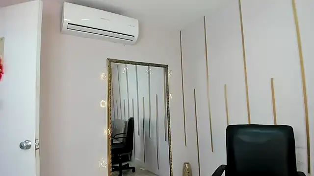 Snapshot of Nayariskaya chatting on 17, 12, 2025 Nayariskaya online show from 17, 12, 2025