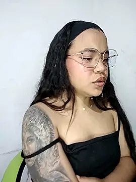 leila 22 online show from 20, 12, 2024