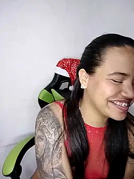 leila 22 online show from 4, 1, 2025