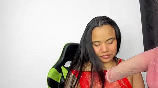 leila 22 online show from 11, 2, 2025