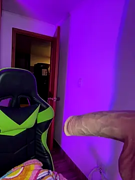 leila 22 online show from 3, 11, 2025