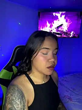 leila 22 online show from 9, 11, 2025