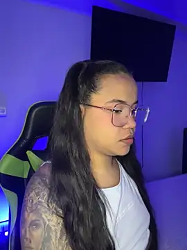 leila 22 online show from 28, 11, 2025