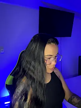 leila 22 online show from 29, 11, 2025