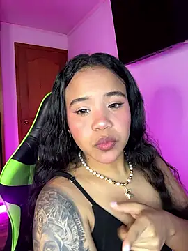 leila 22 online show from 11, 1, 2026