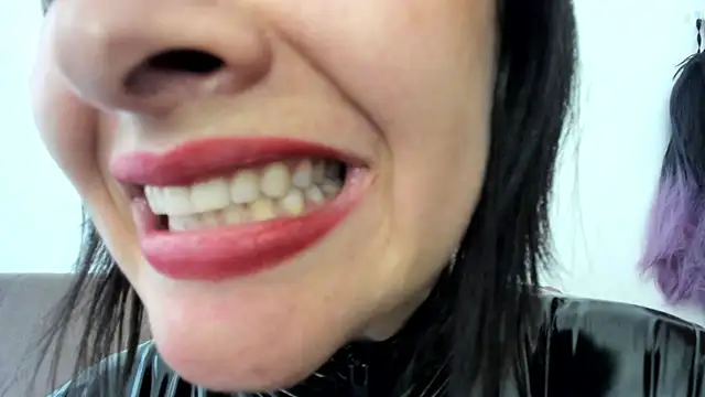 Snapshot of queen_fetish chatting on 21, 1, 2025 queen fetish online show from 21, 1, 2025