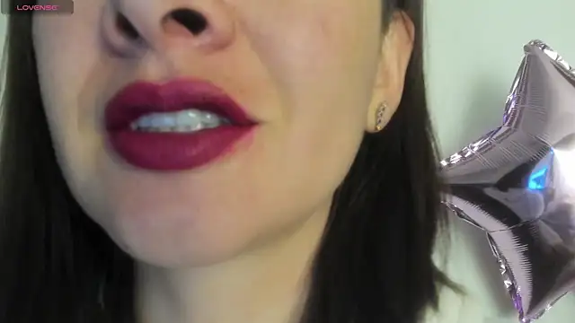 Snapshot of queen_fetish chatting on 12, 6, 2026 queen fetish online show from 12, 6, 2026