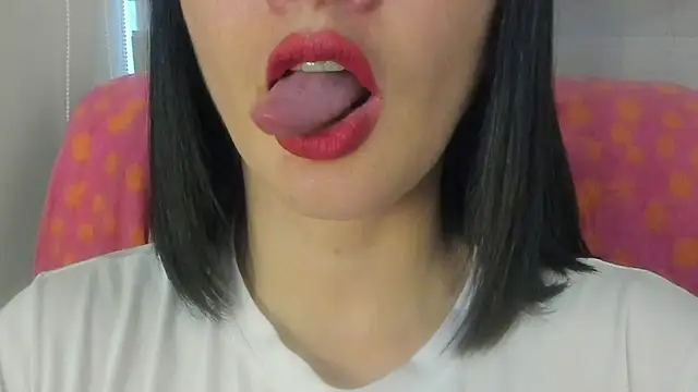 Snapshot of queen_fetish chatting on 9, 7, 2026 queen fetish online show from 9, 7, 2026