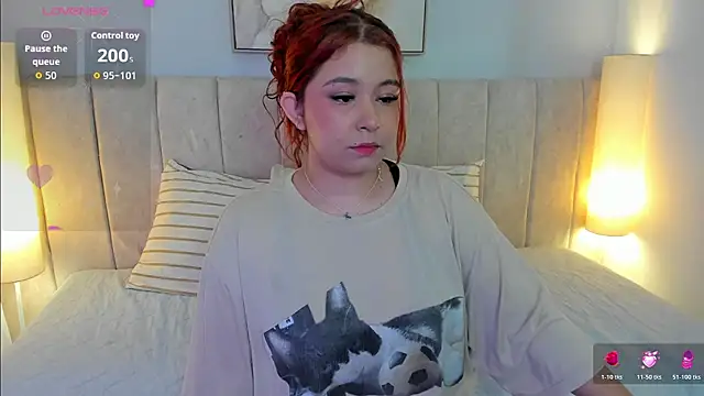 Snapshot of Atenea_cuteee chatting on 19, 12, 2025 Atenea cuteee online show from 19, 12, 2025