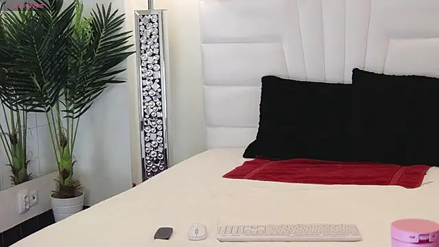 BarbieeAnn online show from 12, 12, 2024