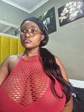 Snapshot of Bustygoddess32 chatting on 28, 2, 2025 Bustygoddess32 online show from 28, 2, 2025