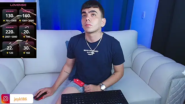 Snapshot of Jey_keler1 chatting on 18, 11, 2025 Jey keler1 online show from 18, 11, 2025