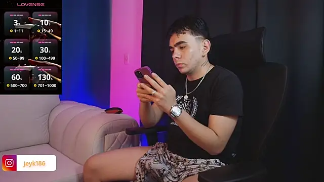 Snapshot of Jey_keler1 chatting on 1, 12, 2025 Jey keler1 online show from 1, 12, 2025