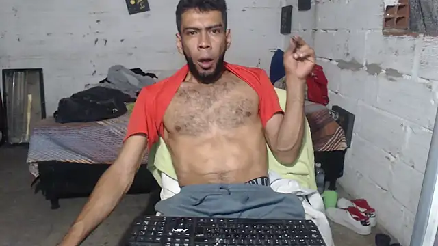 Snapshot of erik_alexander chatting on 27, 10, 2025 erik alexander online show from 27, 10, 2025